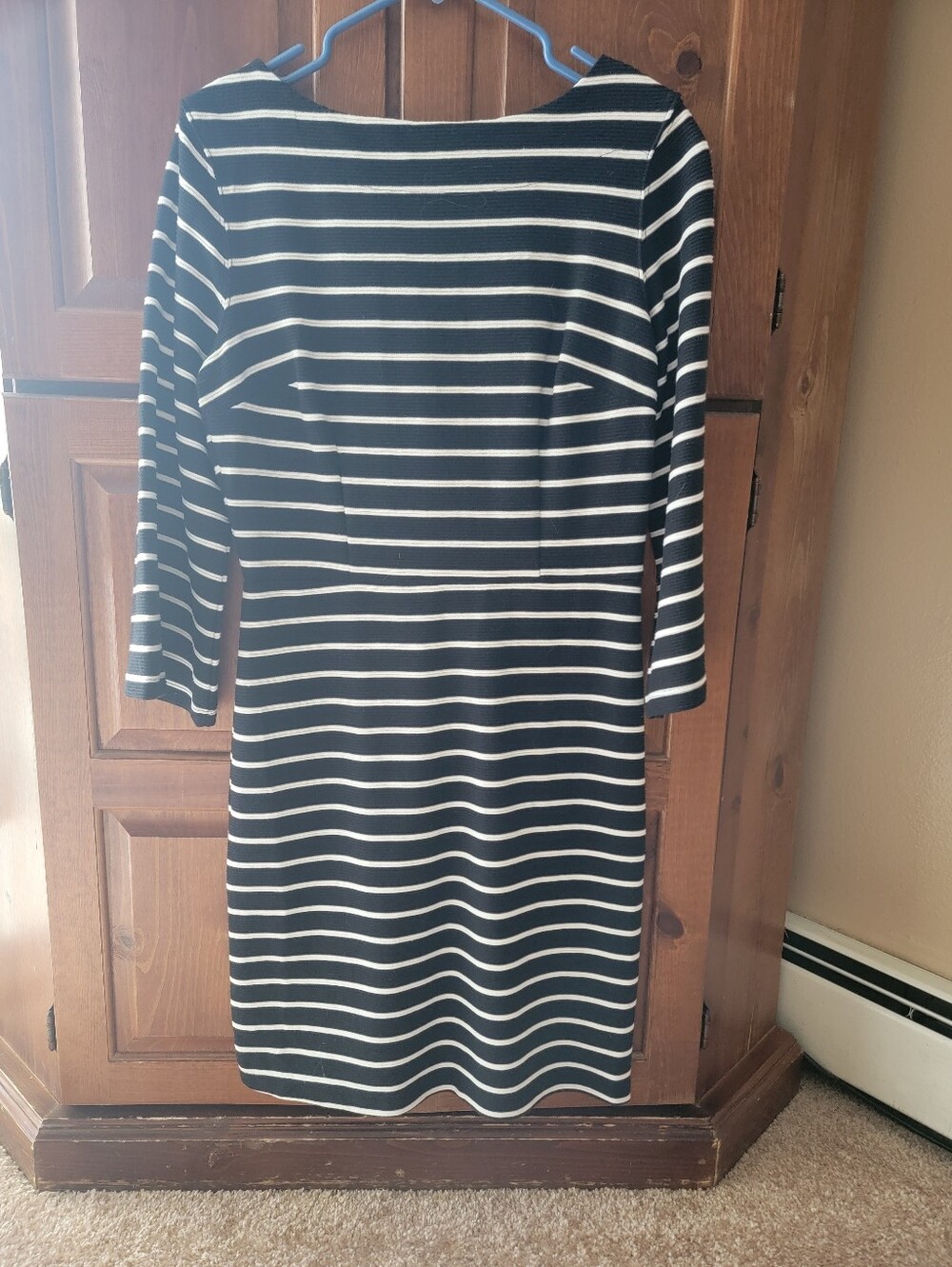 Old Navy NWOT Black & White Striped 3/4 Sleeve Knit Dress - Size Medium